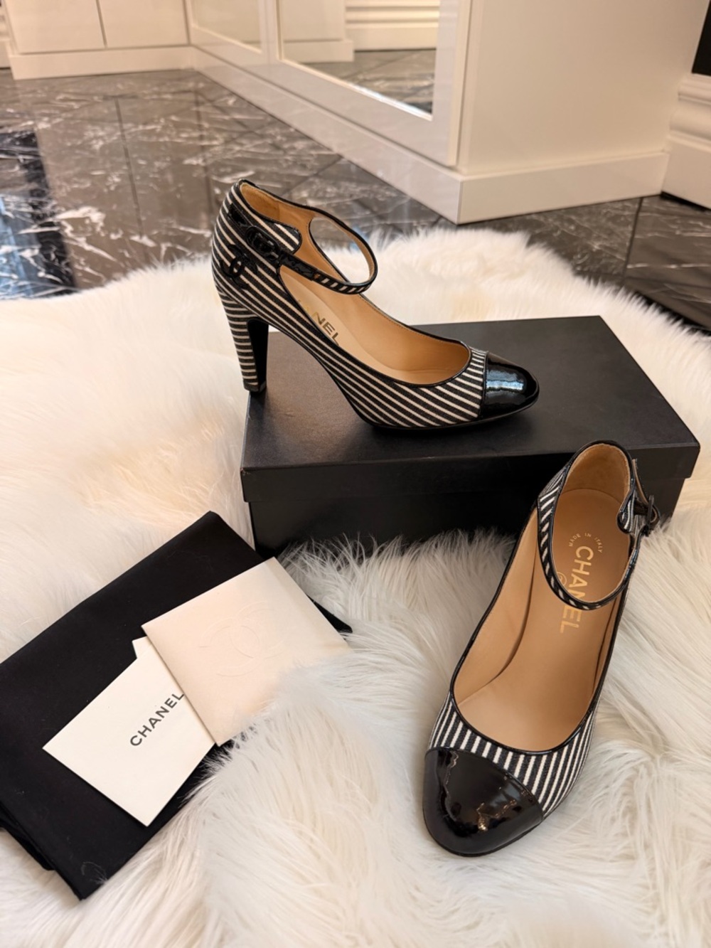 Super Rare Vintage Chanel Mary Janes Heels in amazing condition 🤍